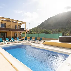 villa-esclusiva-con-piscina-a-los-cristianos.in-canary-islands.com/